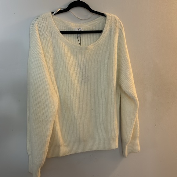NWT KAWALATEE OFF THE SHOULDER KNIT - Picture 2 of 14